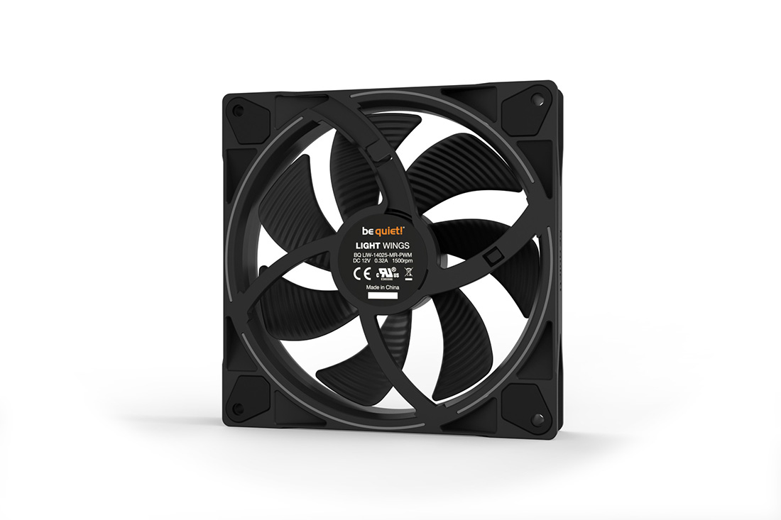 LIGHT WINGS | 140mm PWM 3-Pack silent essential Fans from be quiet!